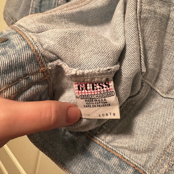 Guess Cropped Jean Jacket. Vintage. - Picture 5 of 10